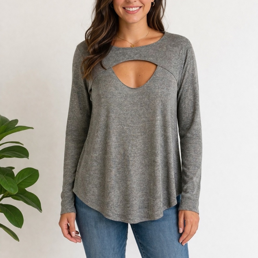 Chaser size medium gray long sleeve keyhole top